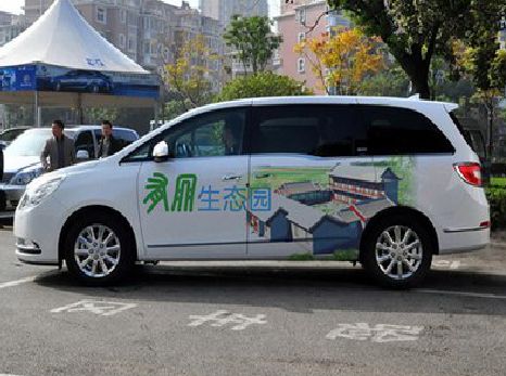 南阳户外车贴喷绘如何保持效果?